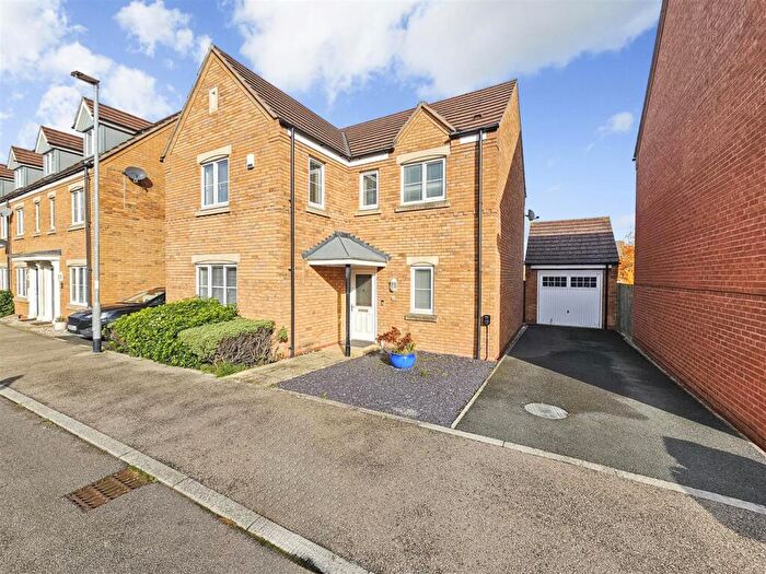 3 Bedroom House For Sale In Frome Gardens, Bingham, Nottingham, NG13