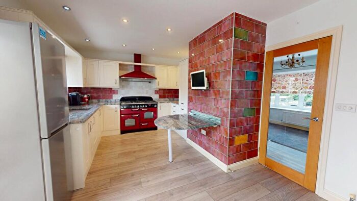 2 Bedroom Detached Bungalow For Sale In Top Hall Road, Bessacarr, Doncaster, DN4