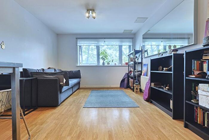 1 Bedroom Apartment To Rent In Cosmopolitan Court, Enfield, EN1