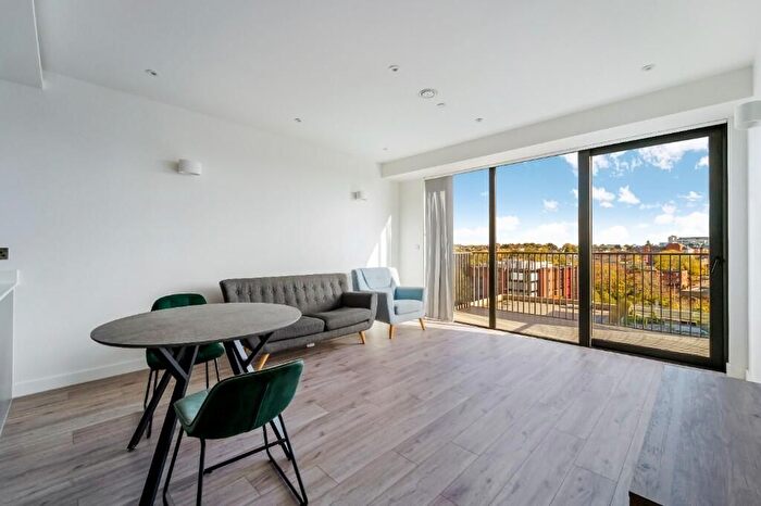 1 Bedroom Flat To Rent In Papermill House, Oxford Road, Uxbridge, Greater London, Uxbridge, UB8