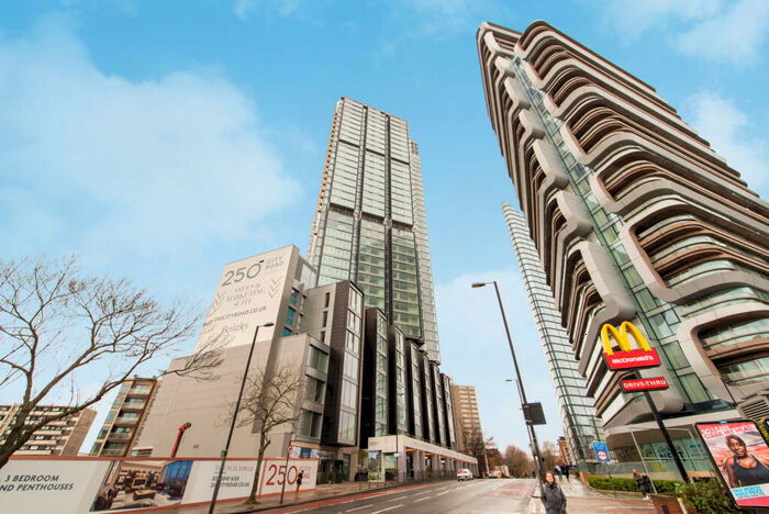 1 Bedroom Flat To Rent In Carrara Tower, Bollinder Place, EC1V