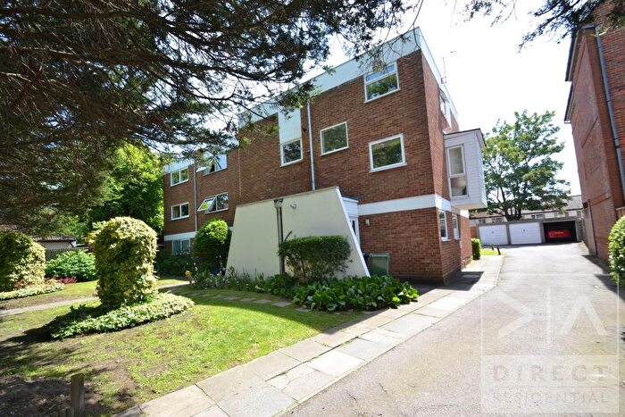 2 Bedroom Maisonette To Rent In East Street, Epsom, KT17