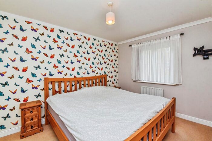 3 Bedroom End Of Terrace House For Sale In Middle Leaze, Chippenham, SN14