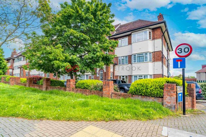 2 Bedroom Flat To Rent In Clitheroe Court, Rayners Lane, HA2