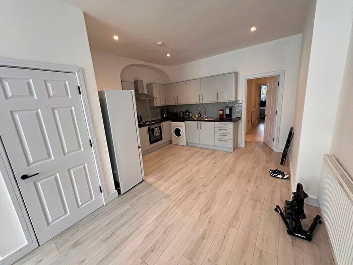 1 Bedroom Flat To Rent In Seagry Road, London, E11