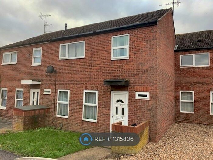 4 Bedroom Semi-Detached House To Rent In Affleck Road, Colchester CO4