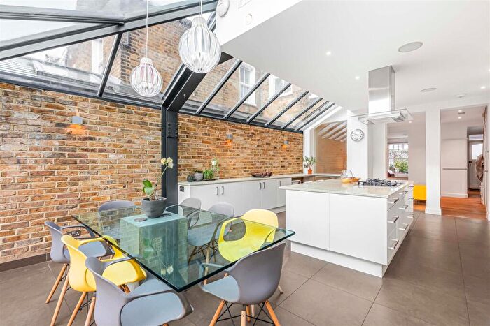 5 Bedroom House To Rent In Kingsway, East Sheen, SW14