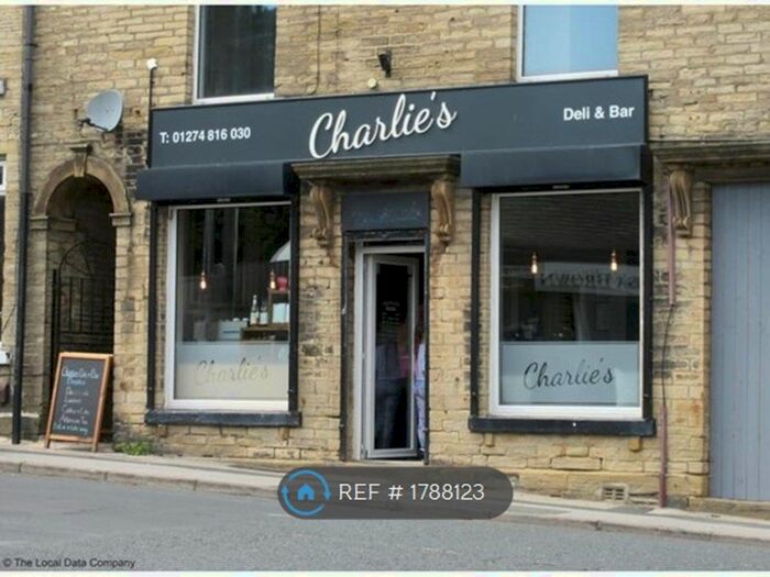 2 Bedroom Flat To Rent In Clayton, Bradford, BD14