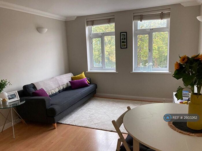 1 Bedroom Flat To Rent In Abney Park Court, London, N16