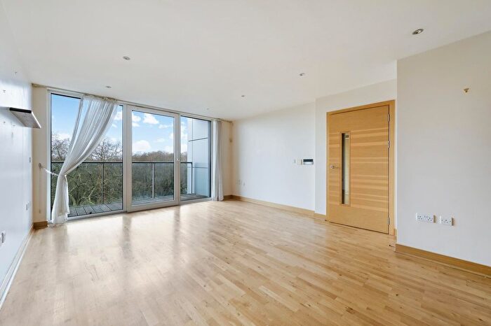 2 Bedroom Flat To Rent In Chelsea Bridge Wharf, Battersea, London, SW11