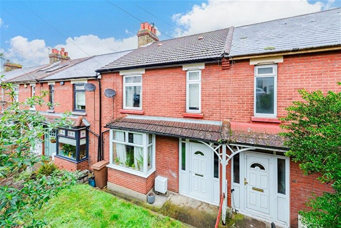 3 Bedroom Terraced House For Sale In Clarence Road, Chatham, Kent, ME4