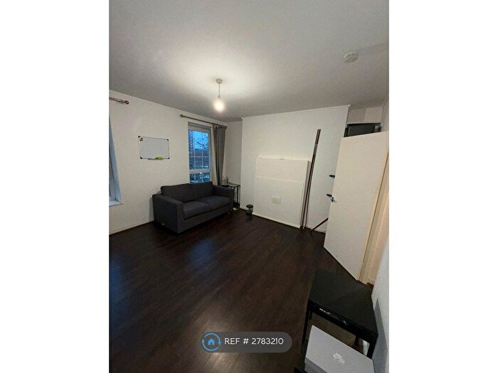 Studio To Rent In Aylesford House, London, SE1