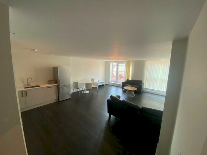 2 Bedroom Apartment To Rent In Agin Court, Leicester, LE1