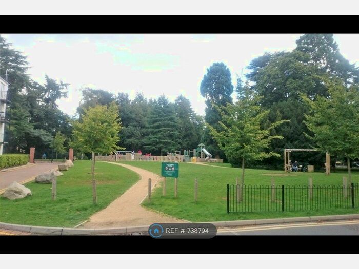 2 Bedroom Flat To Rent In Colnhurst Road, Watford, WD17