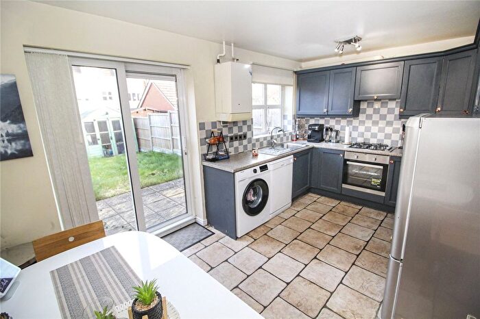 3 Bedroom Terraced House For Sale In Haynes Road, Bedford, Bedfordshire, MK42