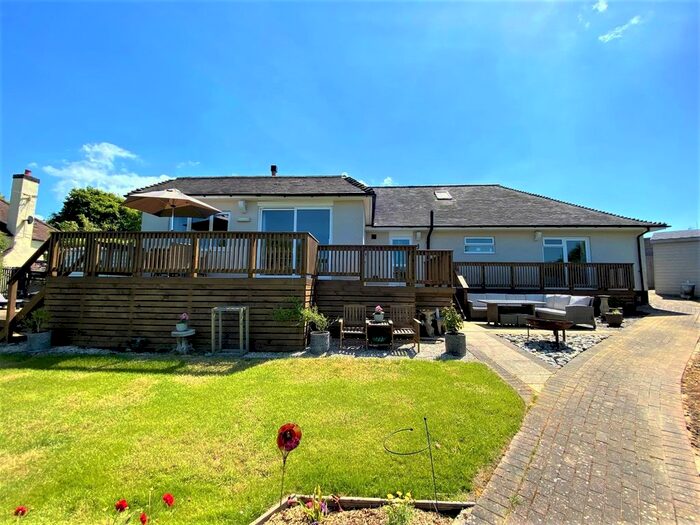 4 Bedroom Detached Bungalow For Sale In Marlpits Lane, Ninfield, Battle, TN33