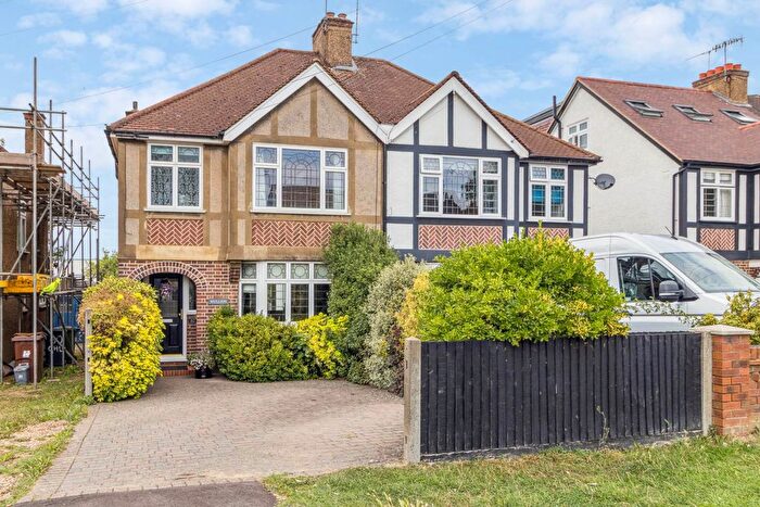 3 Bedroom Semi-Detached House For Sale In Coldharbour Lane, Bushey, WD23