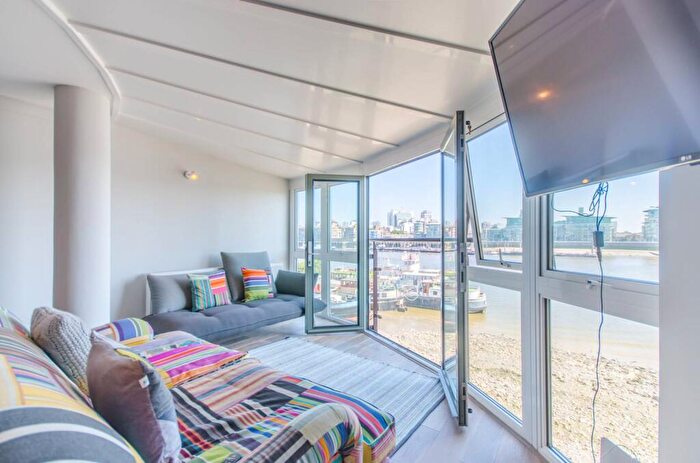 2 Bedroom Flat To Rent In Bermondsey Wall West, Bermondsey, London, SE16