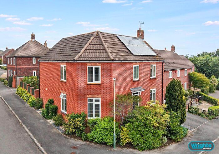 4 Bedroom Detached House For Sale In Cresswell Drive, Trowbridge, BA14