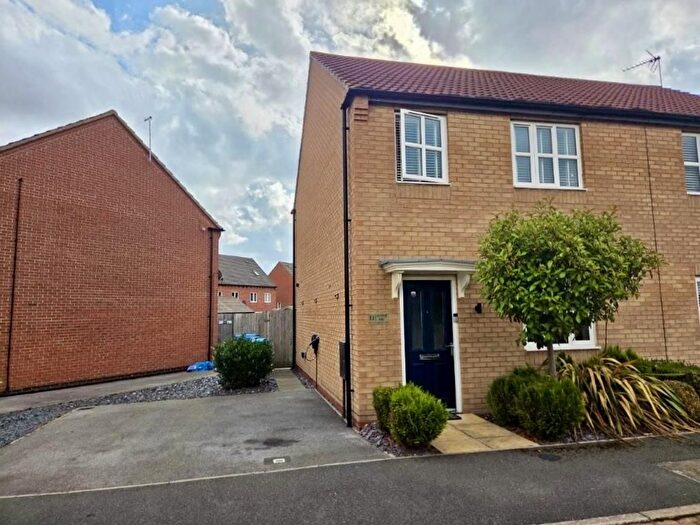 3 Bedroom Semi-Detached House For Sale In Oyster Way, Warsop, Mansfield, NG20