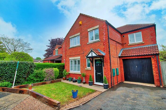4 Bedroom Detached House For Sale In Lawnside Close, Upton-Upon-Severn, Worcester, WR8