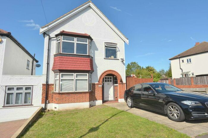 3 Bedroom Town House To Rent In Florida Road, Thornton Heath, London, CR7