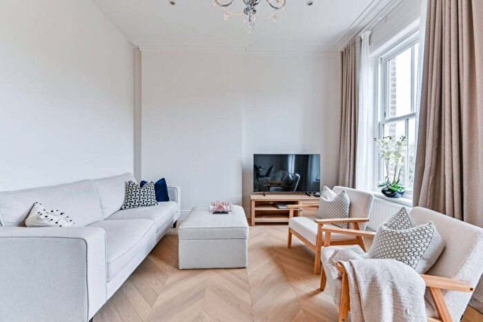 2 Bedroom Flat To Rent In South Hampstead, South Hampstead, London, NW6