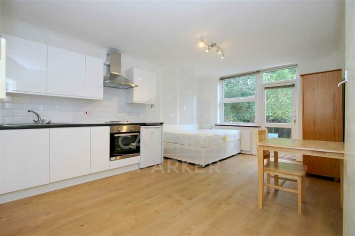 Studio To Rent In Manstone Road, Kilburn, London NW2