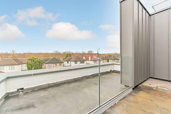 3 Bedroom Flat To Rent In Norbury Avenue, Norbury, London, SW16