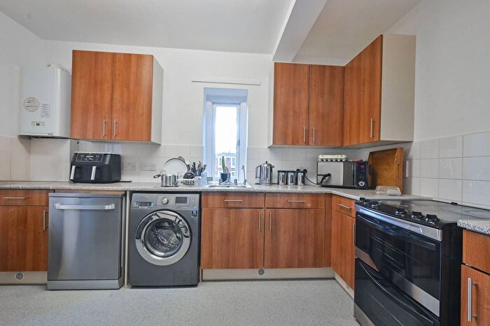 1 Bedroom Flat For Sale In Halton Road, Highbury And Islington, London, N1