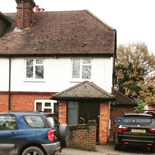 3 Bedroom Semi-Detached House To Rent In Send Road, Send, GU23