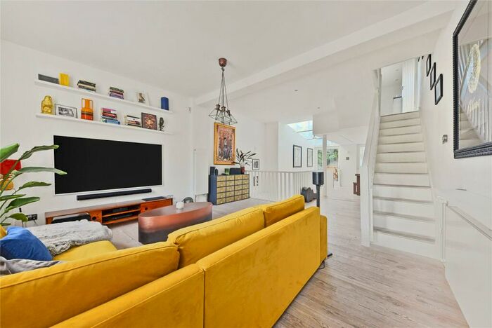 2 Bedroom Terraced House To Rent In Wellington Row, Columbia Road, E2