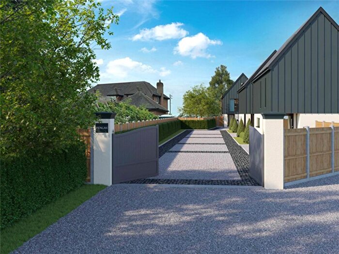 4 Bedroom Detached House For Sale In Kingfield Green, Woking, GU22