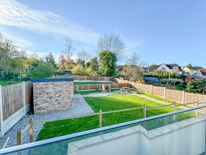 2 Bedroom Flat For Sale In Crown Hill Apartments, Crown Hill, Rayleigh, SS6