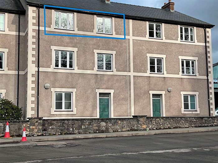 2 Bedroom Flat To Rent In Conwy Terrace, Llanrwst, LL26