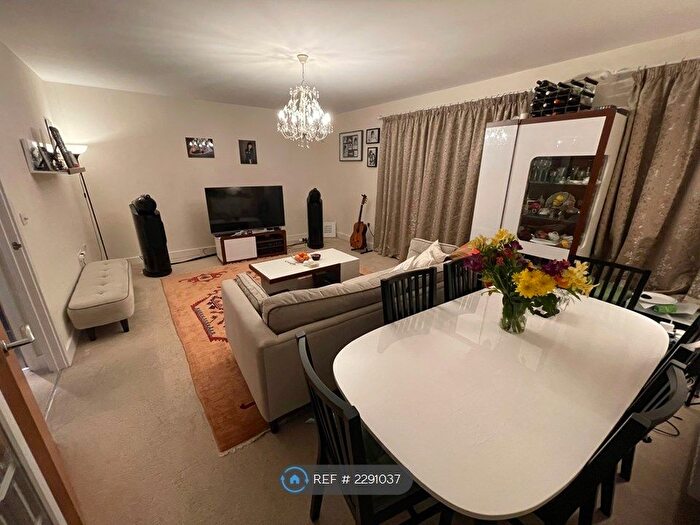 3 Bedroom Flat To Rent In Times Court, London, NW9