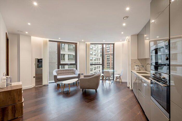 2 Bedroom Flat For Sale In Haines House, Charles Clowes Walk, SW11