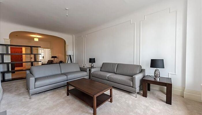 4 Bedroom Flat To Rent In Park Road, London, NW8
