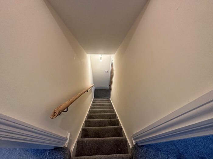 2 Bedroom End Of Terrace House To Rent In Dunville Road, Bedford, MK40