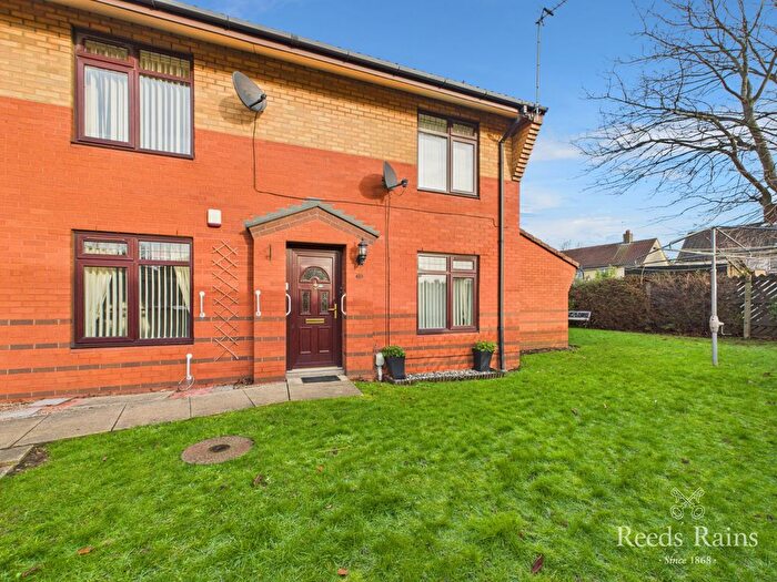 2 Bedroom Flat For Sale In St. Georges Walk, Staveley Road, Hull, East Yorkshire, HU9