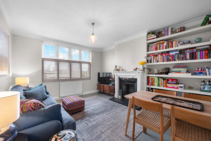 2 Bedroom Apartment For Sale In Portsmouth Road, Surbiton, KT6