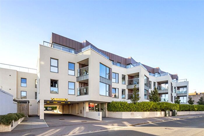 2 Bedroom Flat For Sale In South Street, Lancing, West Sussex, BN15