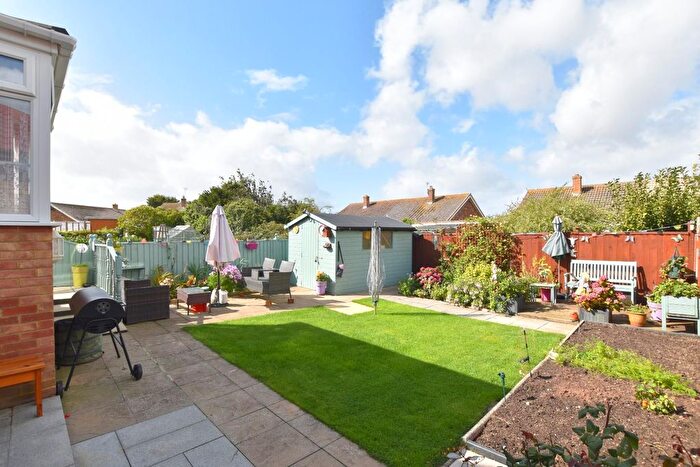 3 Bedroom Bungalow For Sale In Redoubt Way, Dymchurch, TN29