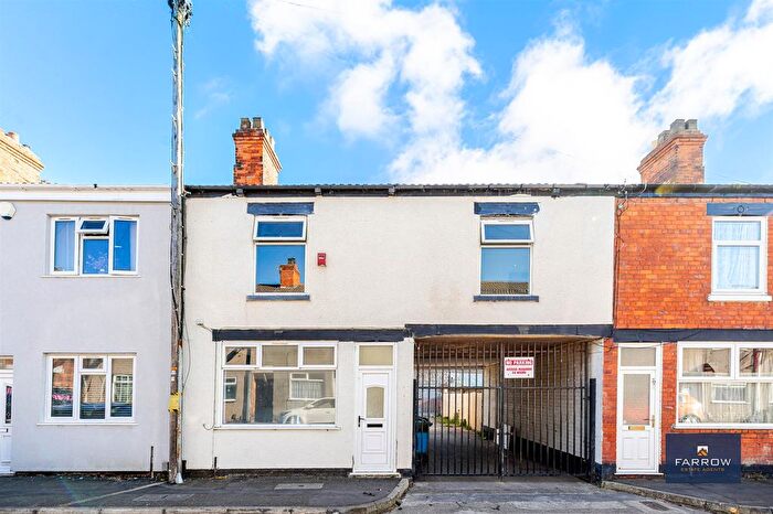 3 Bedroom Terraced House To Rent In Castle Street, Grimsby, DN32