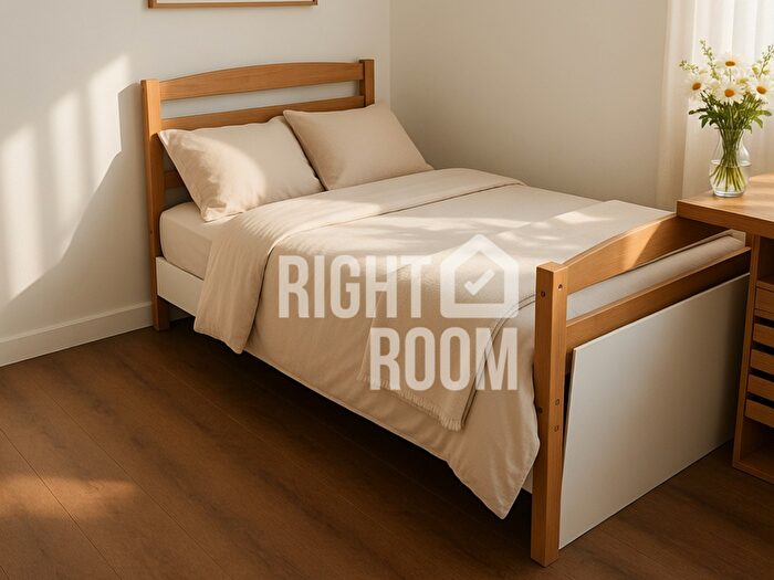 3 Bedroom Terraced House To Rent In Three Bedroom House, Sunnydene Road, CR8