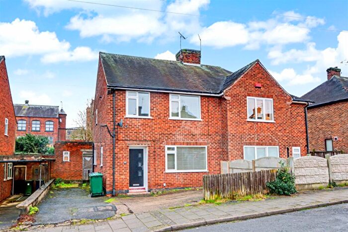3 Bedroom Semi Detached House For Sale In Nursery Road, Arnold, Nottingham, NG5