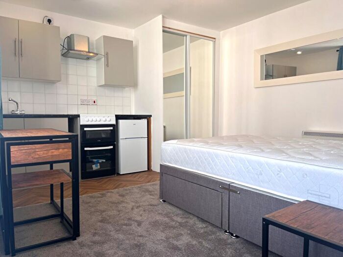 1 Bedroom Flat To Rent In Pembroke Buildings, SA1