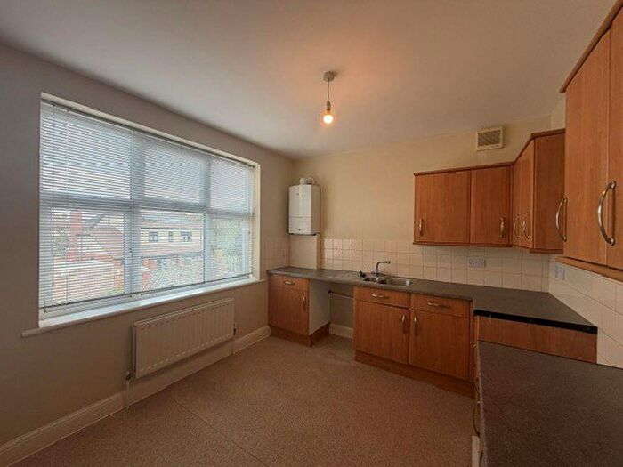 2 Bedroom Flat To Rent In Cranleigh Close, South Croydon, CR2