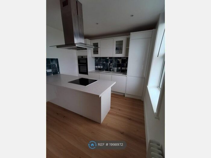 2 Bedroom Flat To Rent In Cliftonville, Margate, CT9