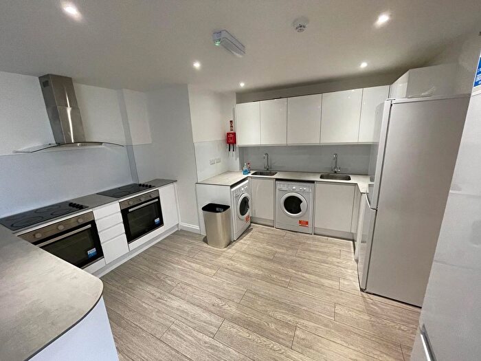 9 Bedroom Flat To Rent In Flat, Trinity Square, - Trinity Street, Leamington Spa, CV32